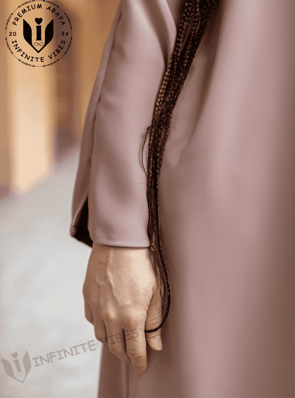 Effortless Travel Style: Reversible Abaya in Pink & Light Calming Grey - INFINITE VIBES 